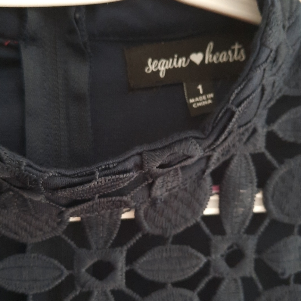 Sequin Hearts Crocheted dress - Picture 4 of 7